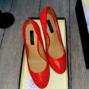 Ann Taylor leather pumps